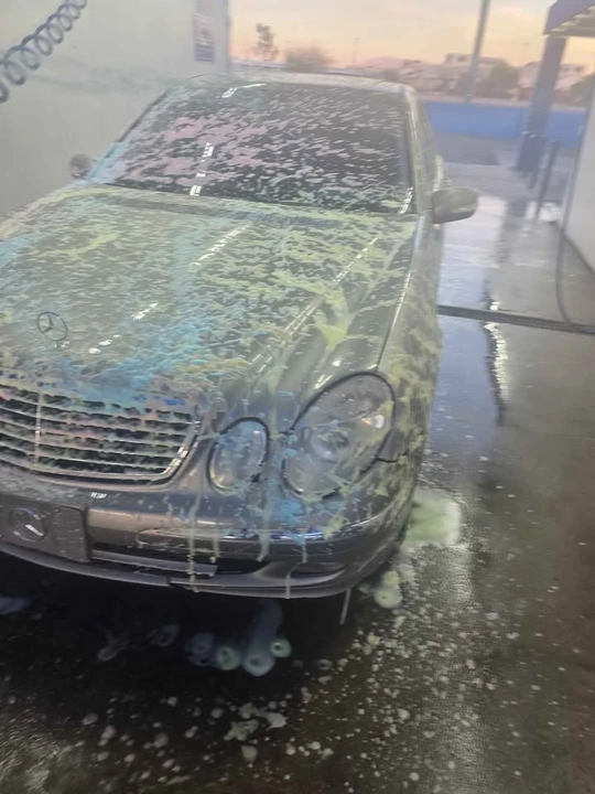 2003 Mercedes-Benz W210 E-Class - Image 2 of 14