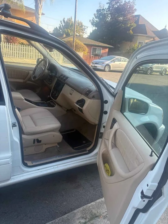 2003 Mercedes-Benz W220 S-Class - Image 9 of 16