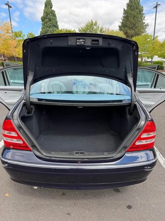 2003 Mercedes-Benz W203 C-Class - Image 11 of 20