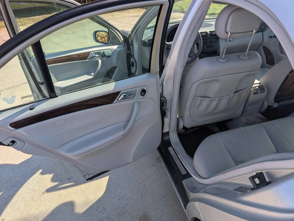 2003 Mercedes-Benz W203 C-Class - Image 12 of 16