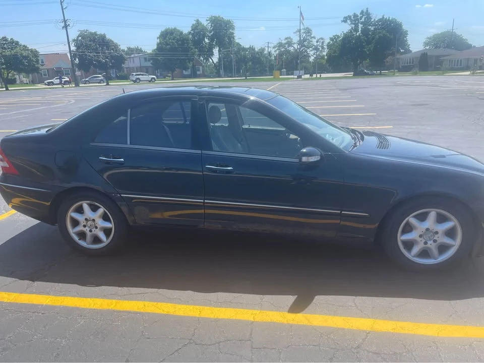 2003 Mercedes-Benz W203 C-Class - Image 2 of 17