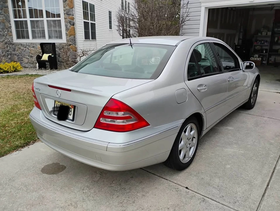 2003 Mercedes-Benz W203 C-Class - Image 2 of 3
