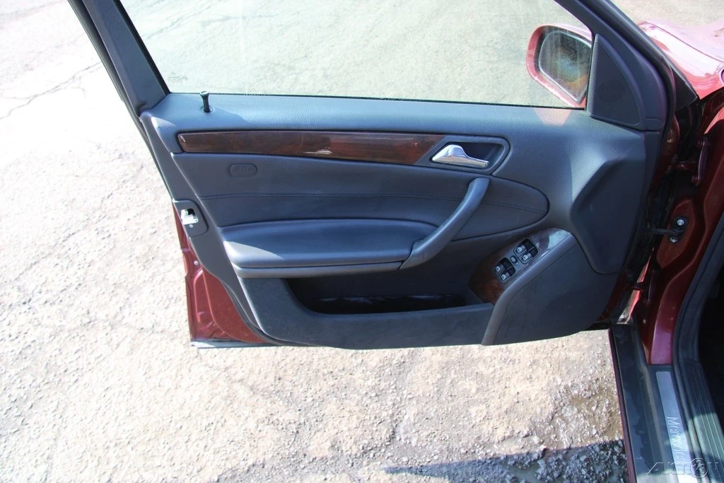 2003 Mercedes-Benz W203 C-Class - Image 12 of 21