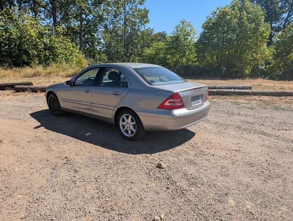 2003 Mercedes-Benz W203 C-Class - Image 9 of 16
