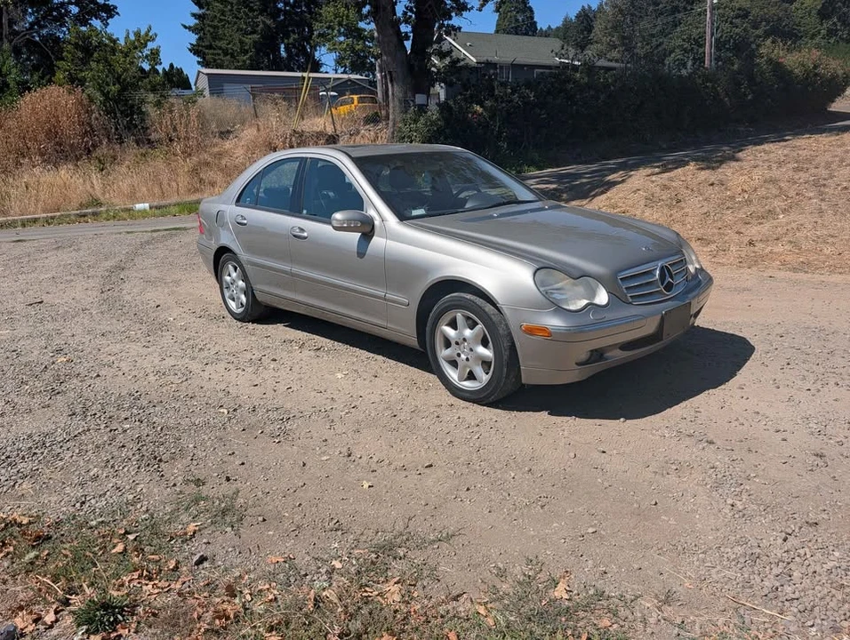 2003 Mercedes-Benz W203 C-Class - Image 2 of 16