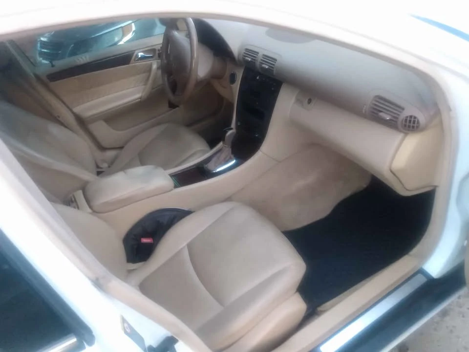 2003 Mercedes-Benz W203 C-Class - Image 7 of 10
