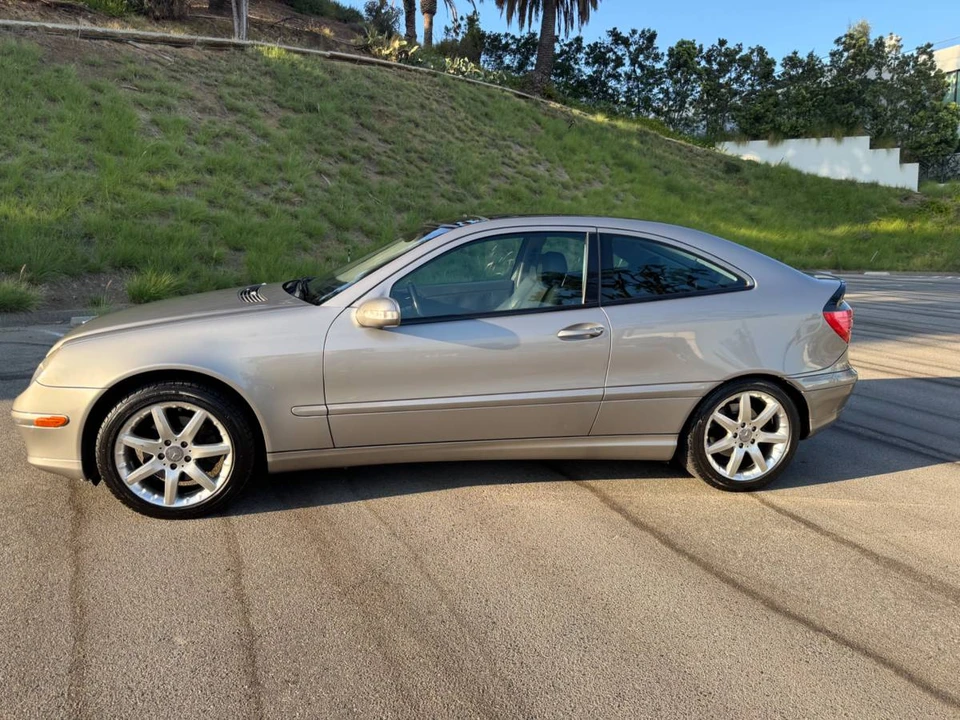2003 Mercedes-Benz W203 C-Class - Image 2 of 11