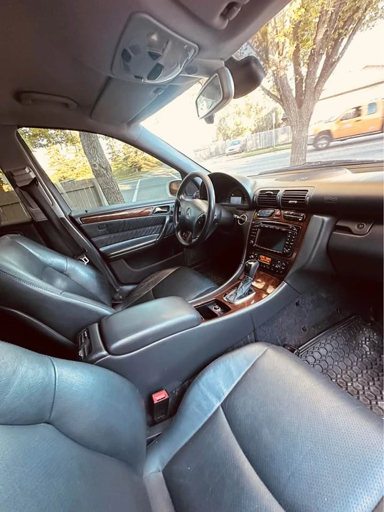2003 Mercedes-Benz W203 C-Class - Image 12 of 19