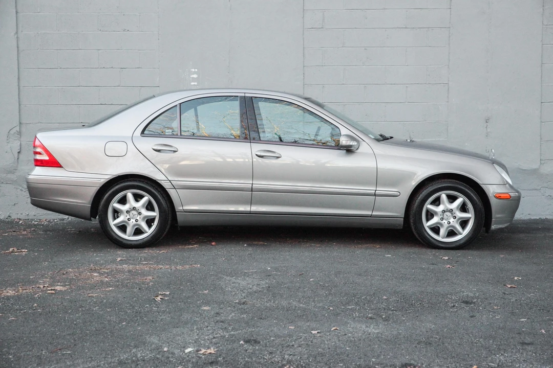 2003 Mercedes-Benz W203 C-Class - Image 12 of 31