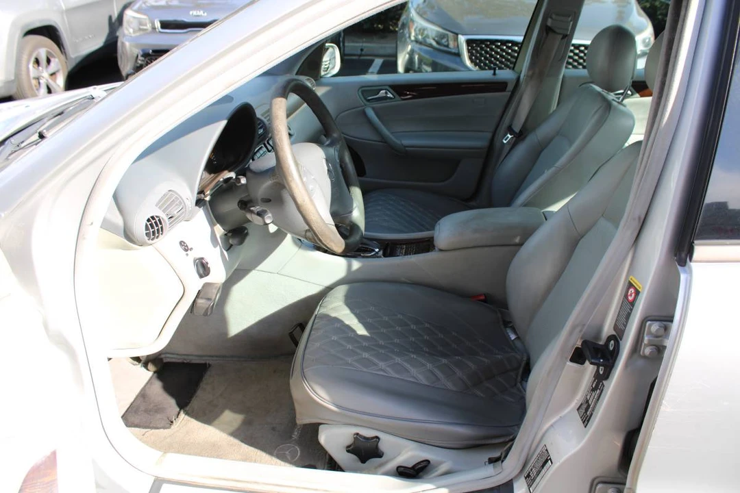 2003 Mercedes-Benz W203 C-Class - Image 6 of 8