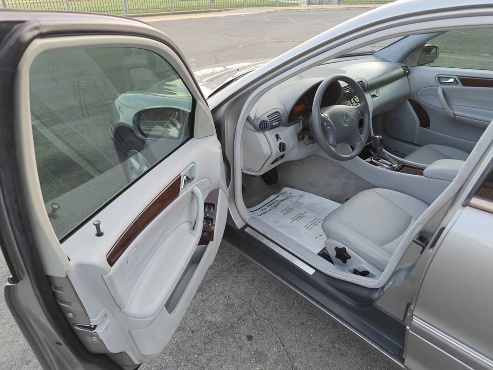 2003 Mercedes-Benz W203 C-Class - Image 14 of 21