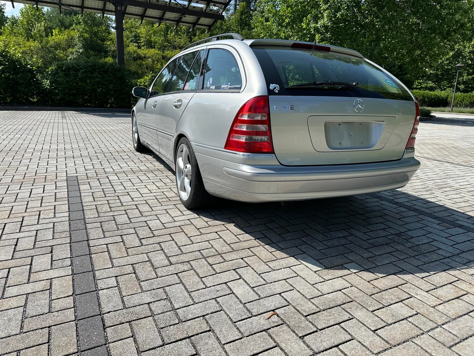 2003 Mercedes-Benz W203 C-Class - Image 11 of 31