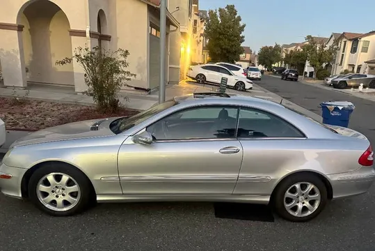 2003 Mercedes-Benz CLK-Class CLK 320 Coupe 2D