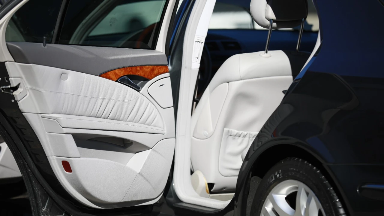 2003 Mercedes-Benz W211 E-Class - Image 9 of 21