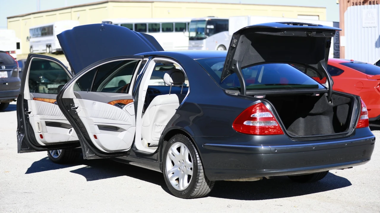 2003 Mercedes-Benz W211 E-Class - Image 5 of 21