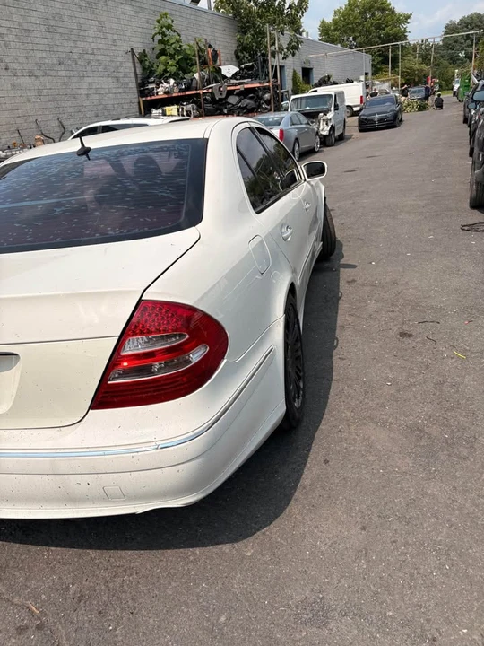 2003 Mercedes-Benz W211 E 55 & E 63 AMG - Image 2 of 10