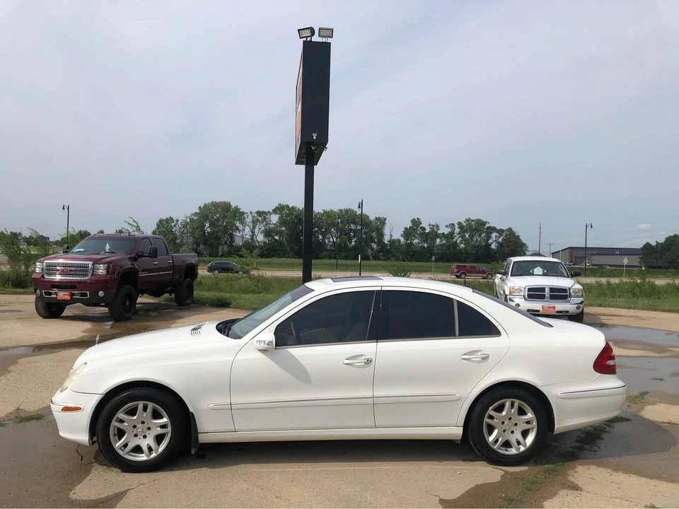 2003 Mercedes-Benz W211 E-Class - Image 2 of 11