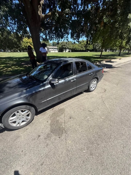 2003 Mercedes-Benz W211 E-Class - Image 2 of 2