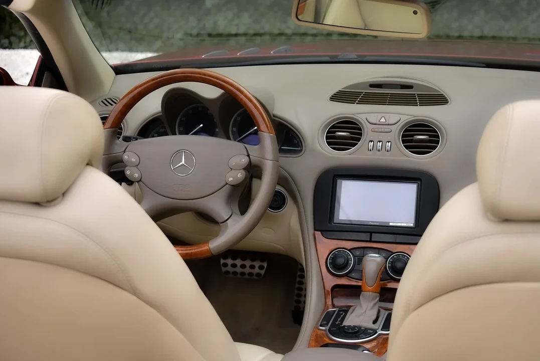 2003 Mercedes-Benz R230 SL-Class - Image 24 of 30
