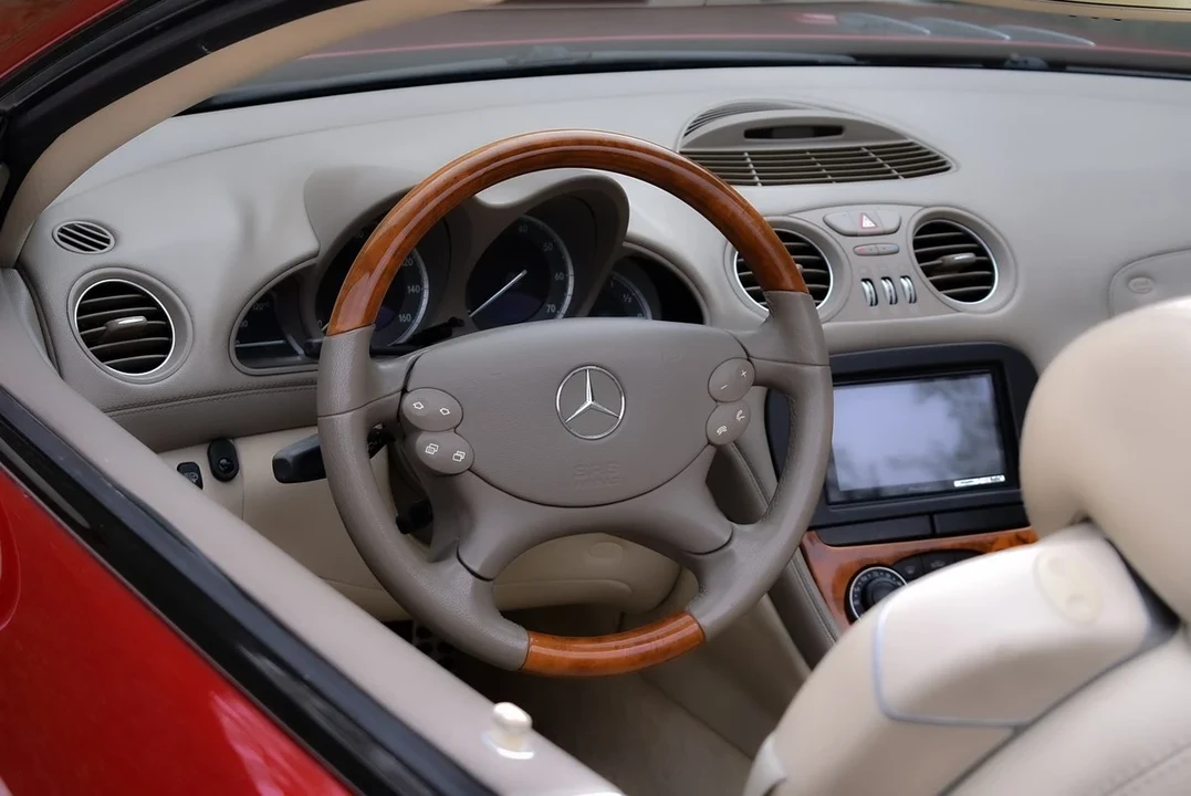 2003 Mercedes-Benz R230 SL-Class - Image 23 of 30