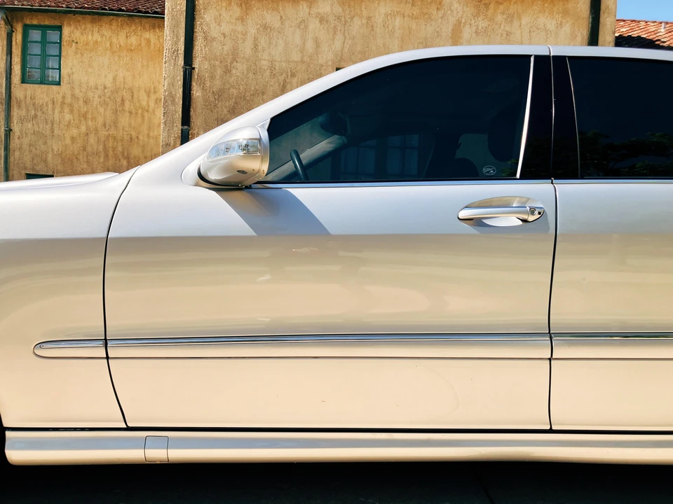2003 Mercedes-Benz W220 S-Class - Image 18 of 31
