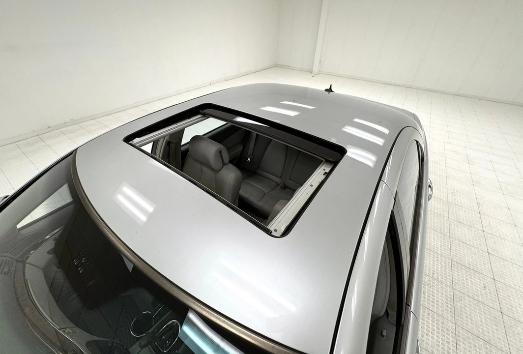 2003 Mercedes-Benz W220 S-Class - Image 13 of 21