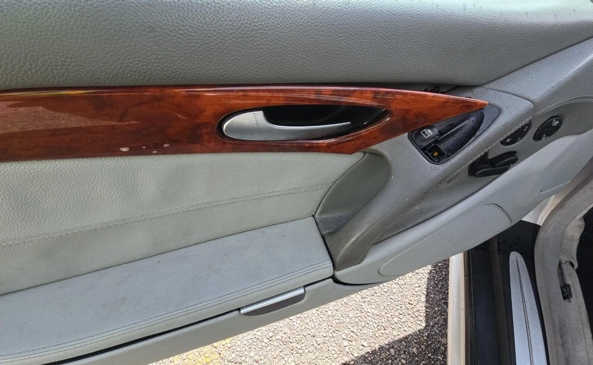 2003 Mercedes-Benz R230 SL-Class - Image 7 of 9
