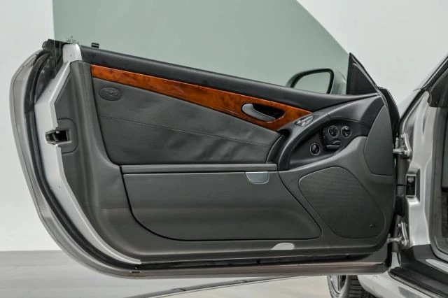 2003 Mercedes-Benz R230 SL-Class - Image 30 of 31