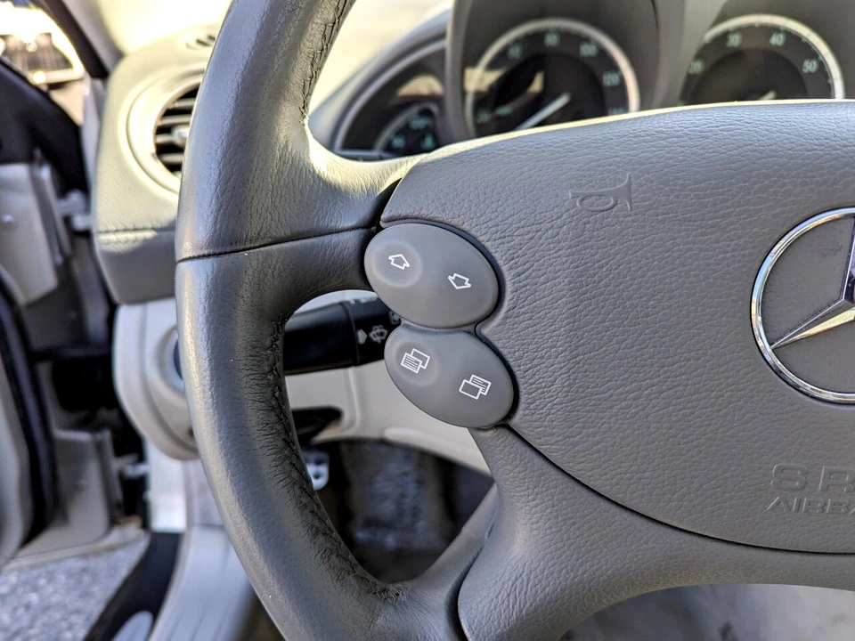 2003 Mercedes-Benz R230 SL-Class - Image 17 of 21
