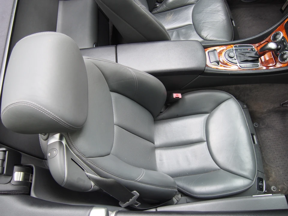 2003 Mercedes-Benz R230 SL-Class - Image 23 of 31