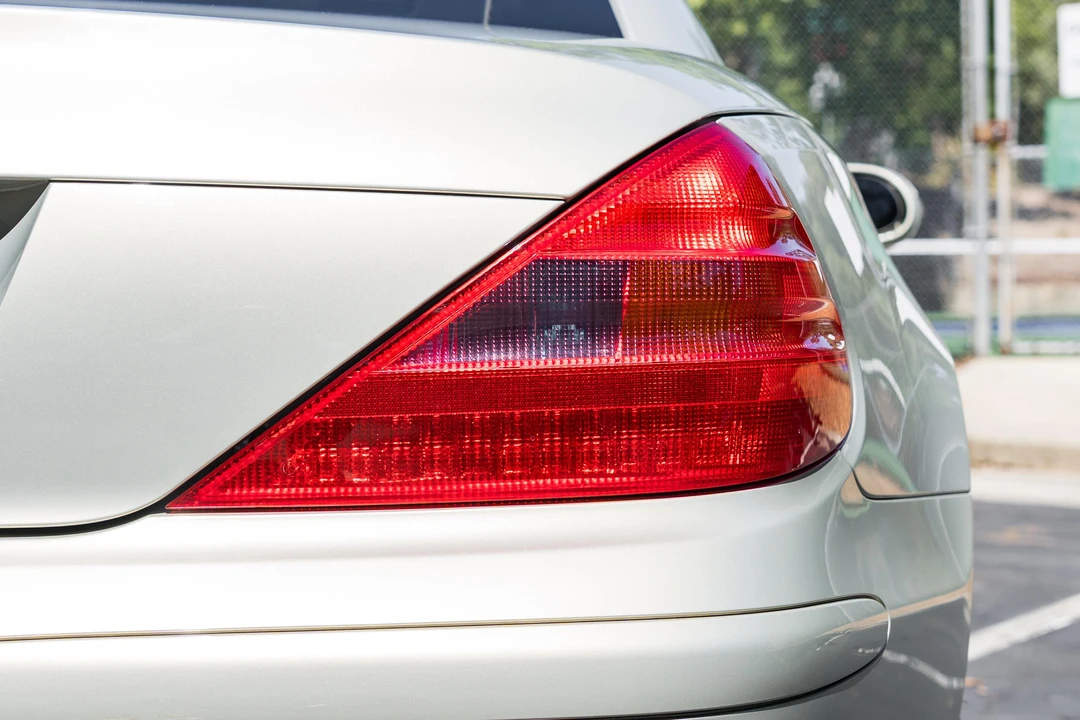 2003 Mercedes-Benz R230 SL-Class - Image 17 of 31