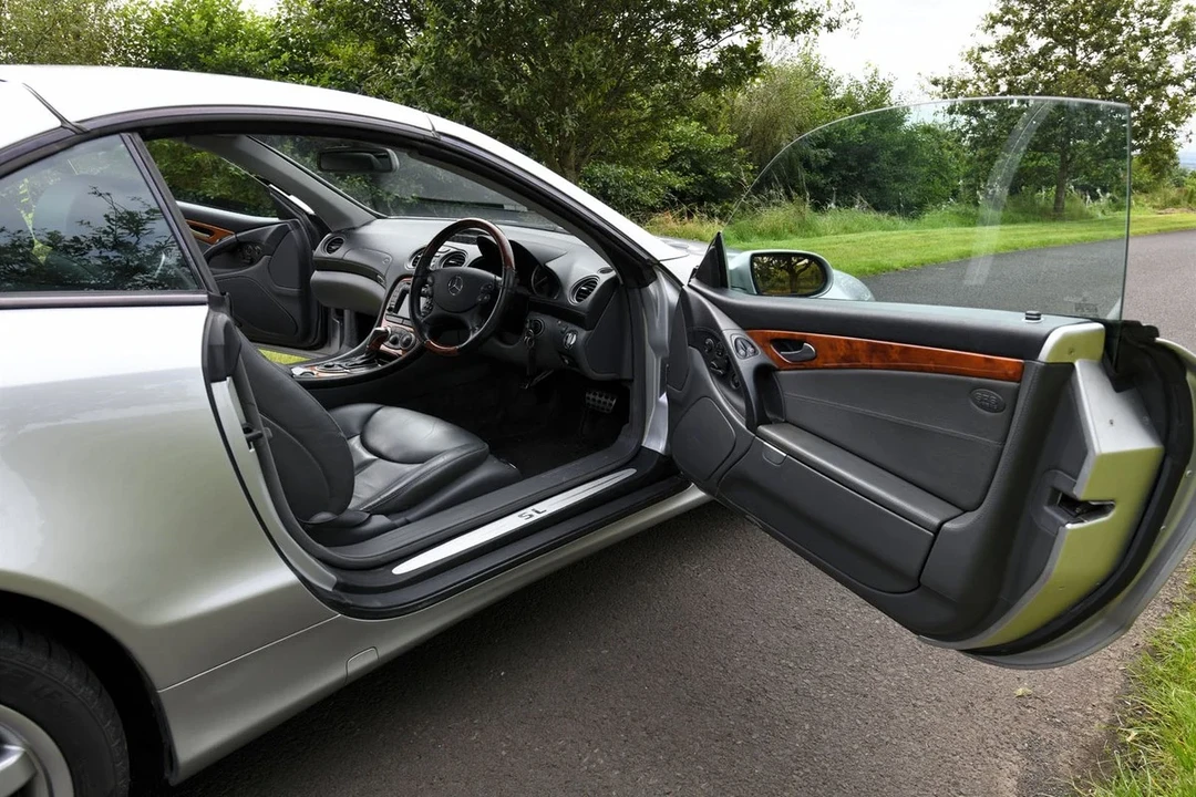 2003 Mercedes-Benz R230 SL-Class - Image 22 of 31
