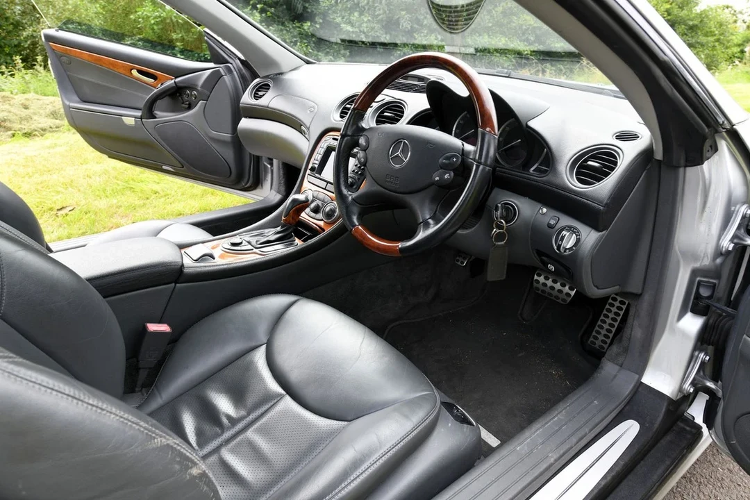 2003 Mercedes-Benz R230 SL-Class - Image 23 of 31