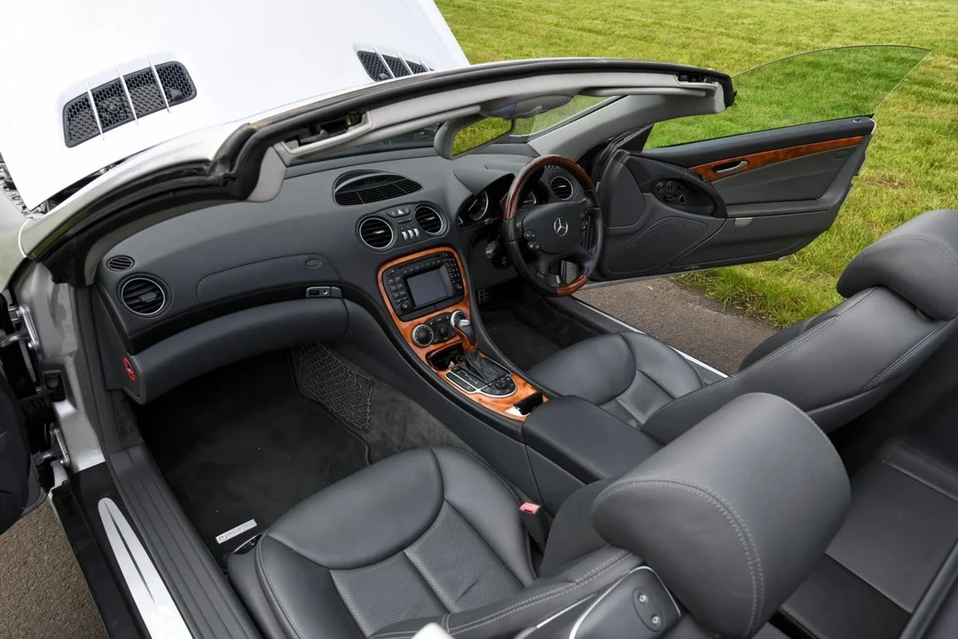 2003 Mercedes-Benz R230 SL-Class - Image 8 of 31