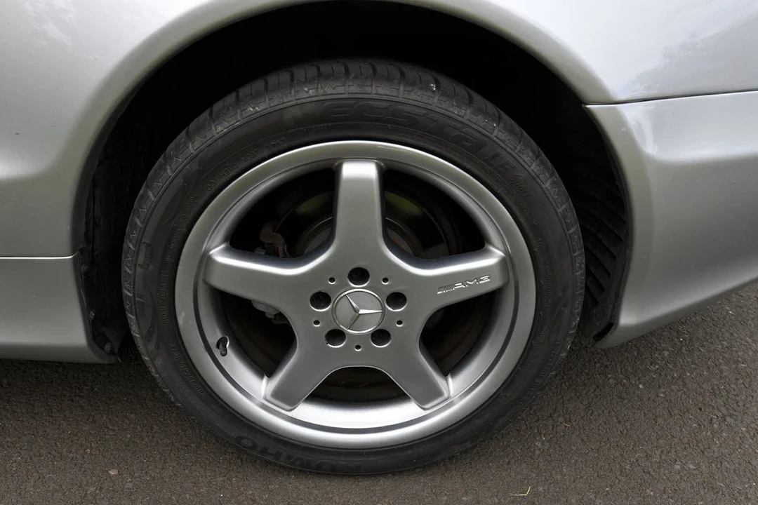 2003 Mercedes-Benz R230 SL-Class - Image 18 of 31