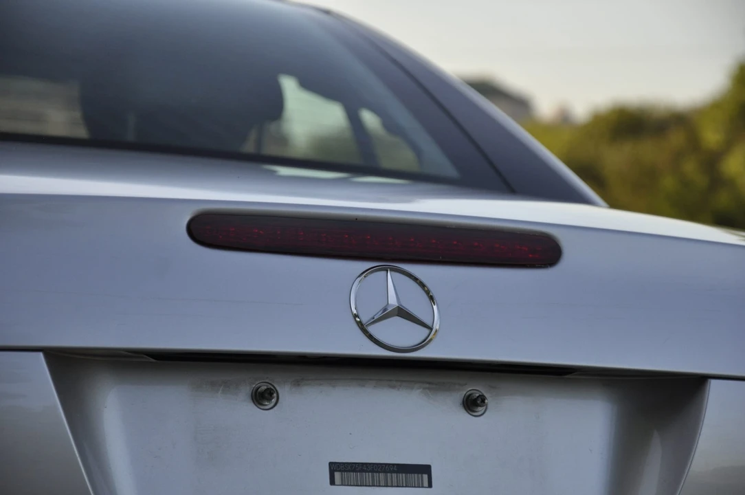2003 Mercedes-Benz R230 SL-Class - Image 21 of 31