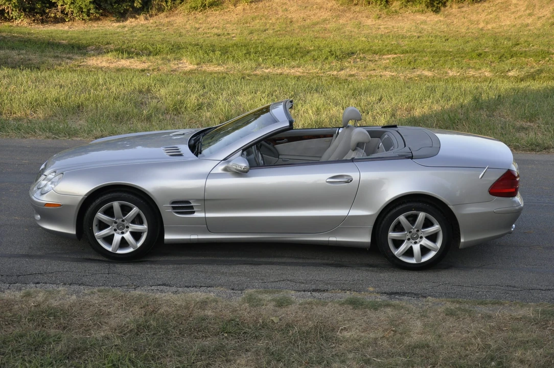 2003 Mercedes-Benz R230 SL-Class - Image 4 of 31