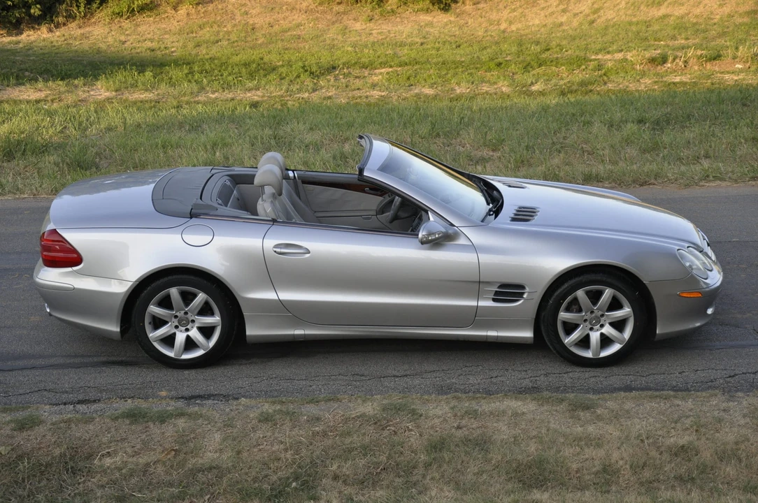 2003 Mercedes-Benz R230 SL-Class - Image 8 of 31
