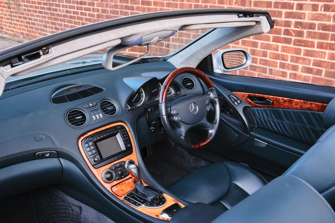 2003 Mercedes-Benz R230 SL-Class - Image 28 of 30