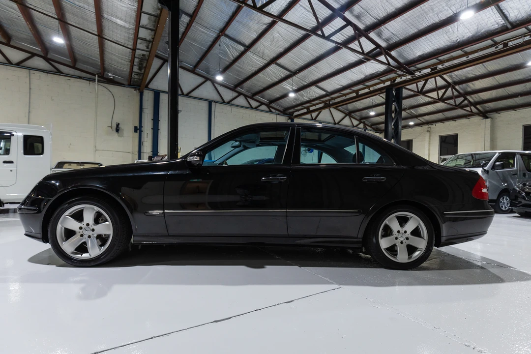 2003 Mercedes-Benz W211 E-Class - Image 8 of 31