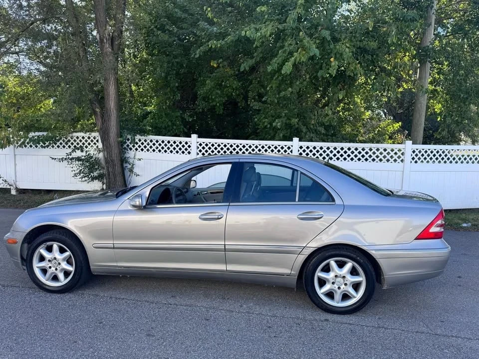 2003 Mercedes-Benz W203 C-Class - Image 2 of 19