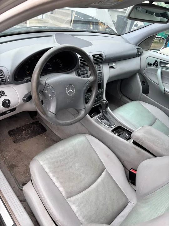 2003 Mercedes-Benz W203 C-Class - Image 10 of 19