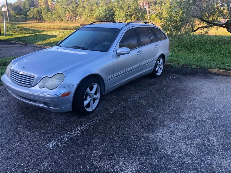 2003 Mercedes-Benz W203 C-Class - Image 2 of 15