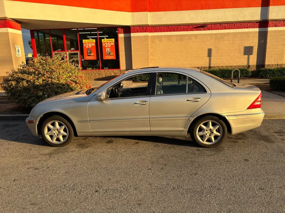 2003 Mercedes-Benz W203 C-Class - Image 2 of 11