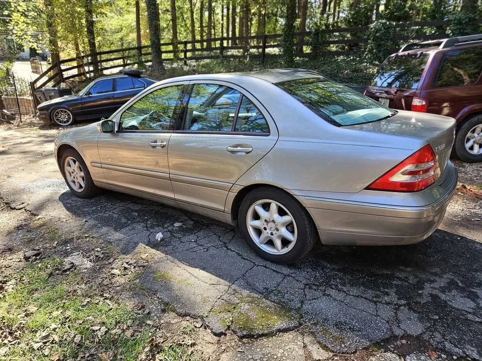 2003 Mercedes-Benz W203 C-Class - Image 2 of 17
