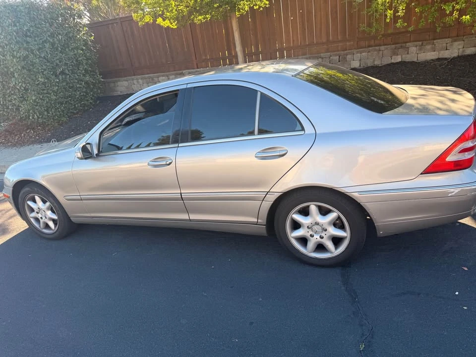 2003 Mercedes-Benz W203 C-Class - Image 2 of 2
