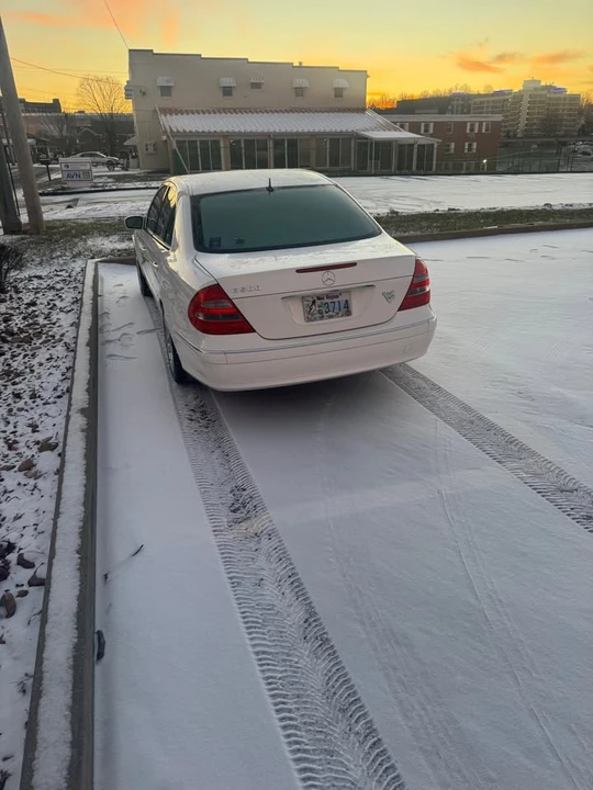 2003 Mercedes-Benz W211 E-Class - Image 2 of 4