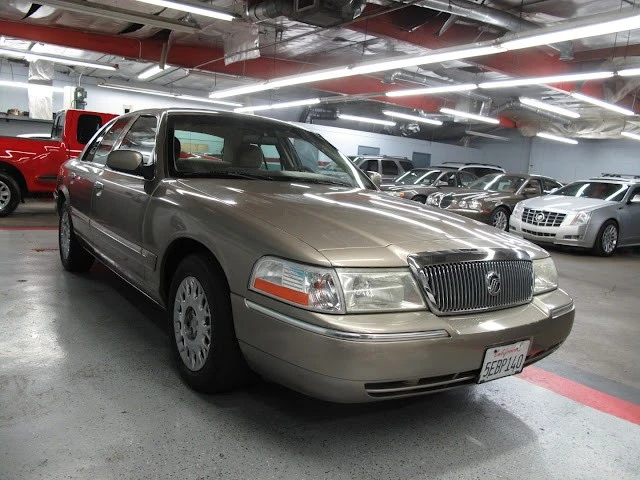 2003 Mercury Grand Marquis - Image 10 of 21