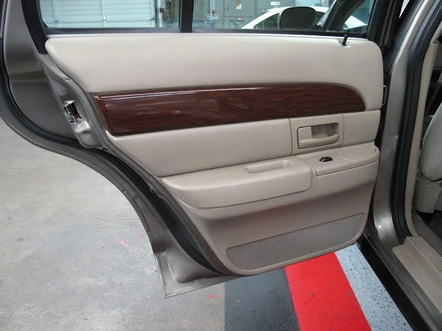 2003 Mercury Grand Marquis - Image 19 of 21