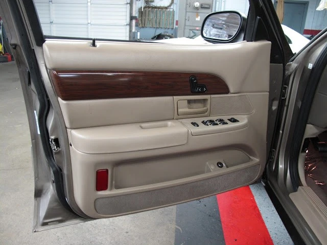 2003 Mercury Grand Marquis - Image 9 of 21